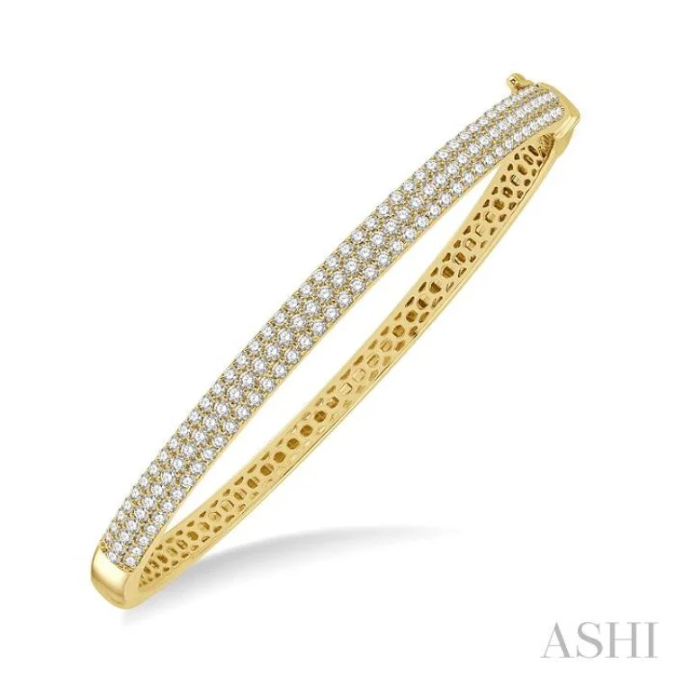 2 ctw Round Cut Diamond Fashion Bangle in 14K Yellow Gold